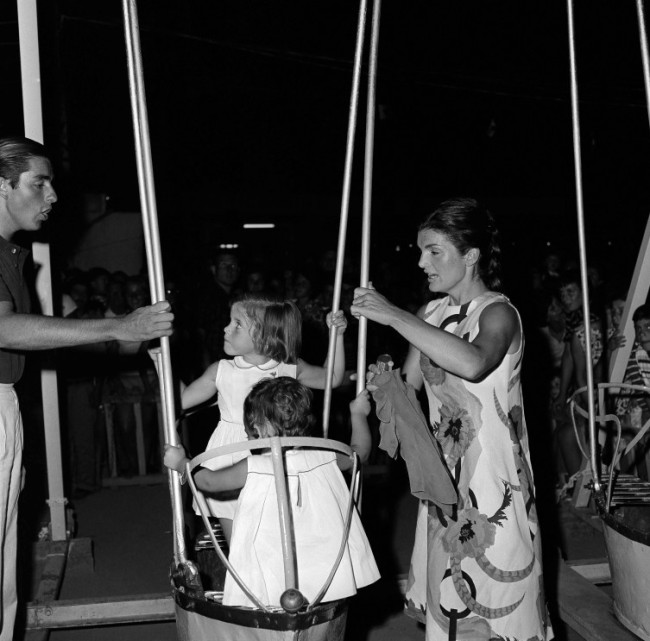 Flashback: Жаклин Кеннеди с детьми, 1962