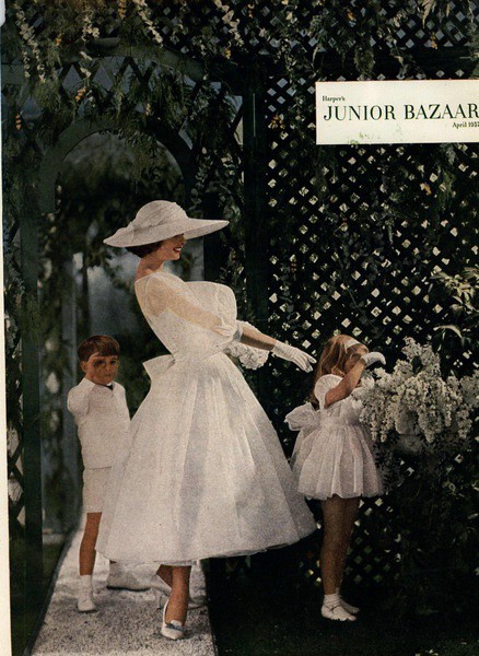 Mood of the day: обложка Harper's Bazaar, апрель 1957 года