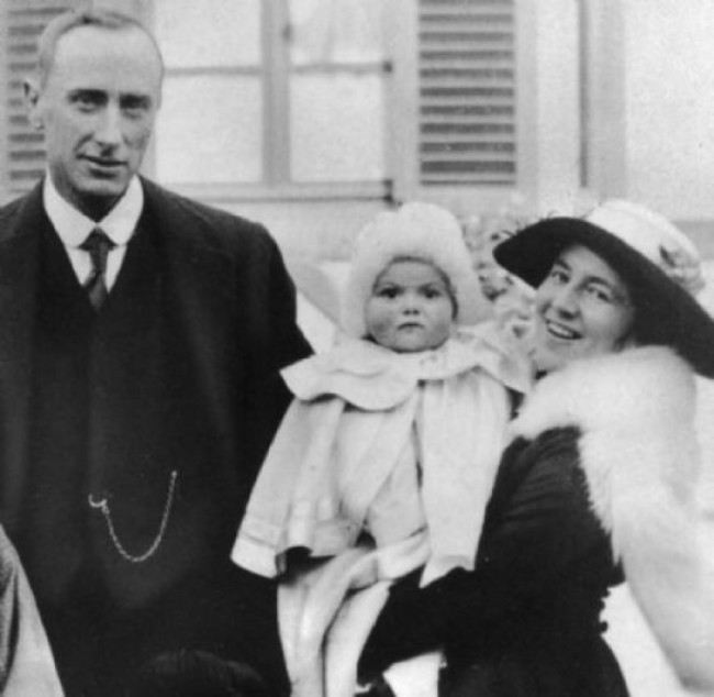 Flashback: Оливия Де Хэввиленд с родителями, 1916