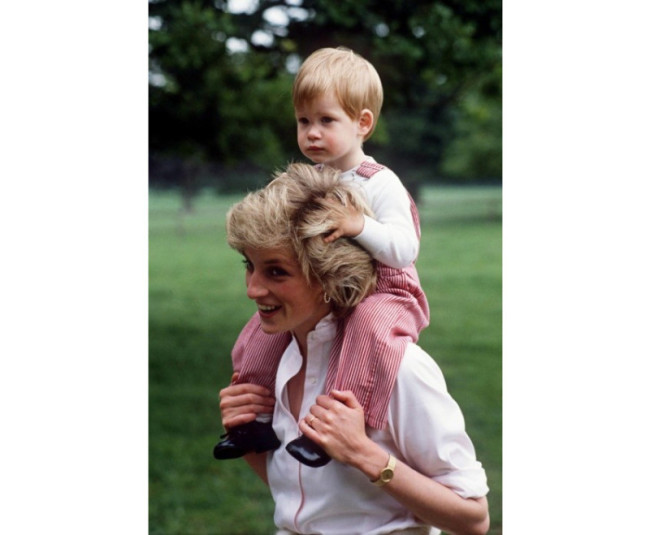Flashback: Диана, принцесса Уэльская, с сыном Гарри
