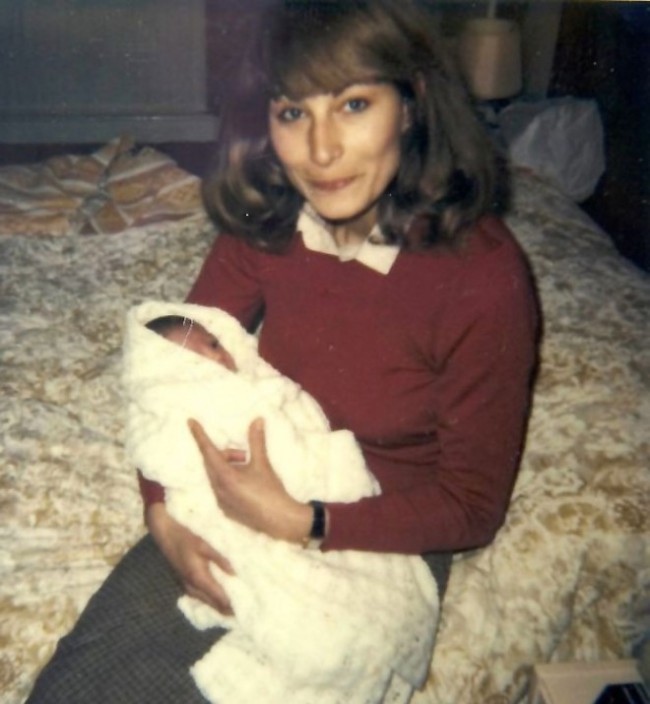 Flashback: Кэрол Элизабет Миддлтон с дочкой Кейт, 1982