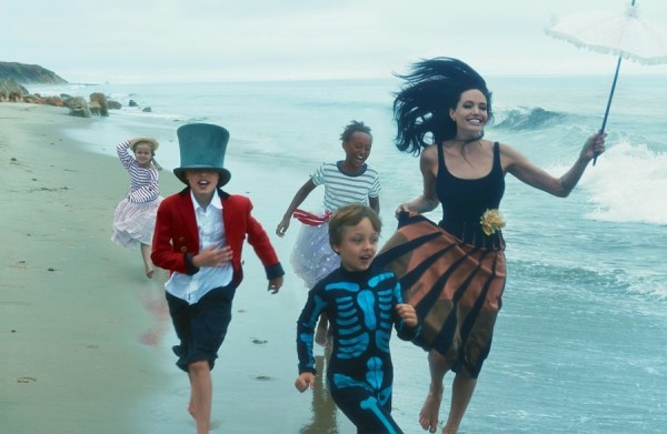 Семейство Джоли-Питт в объективе Энни Лейбовиц для журнала Vogue