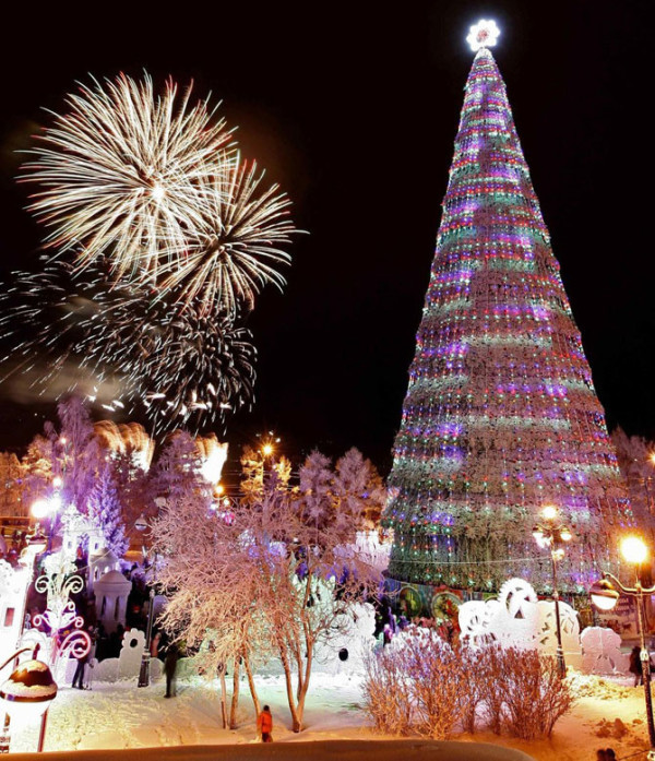 Новогодние елки в Москве: 15 лучших представлений для детей и родителей