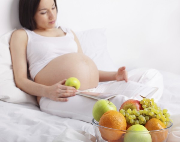 Фрукты в диете будущей мамы повышают IQ малыша