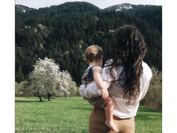 Мама дня: Мадина с дочкой в Швейцарии