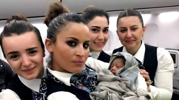На борту рейса Turkish Airlines родилась девочка