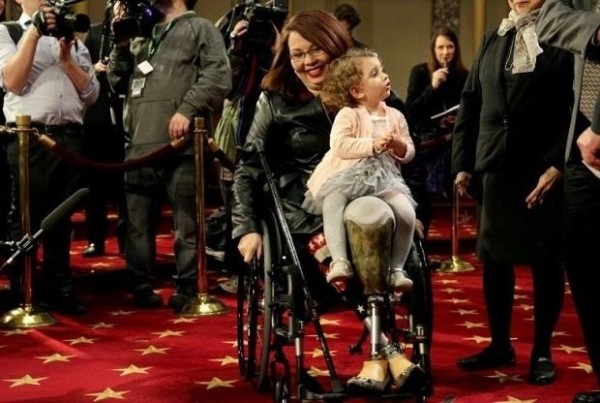 Тэми Дакуорт — сенатор-инвалид из США — родила второго ребенка
