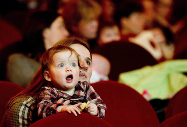 Уроки этикета: как правильно ходить с ребенком в театр