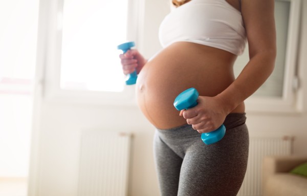 Стоит ли во время беременности тратить силы на физкультуру?