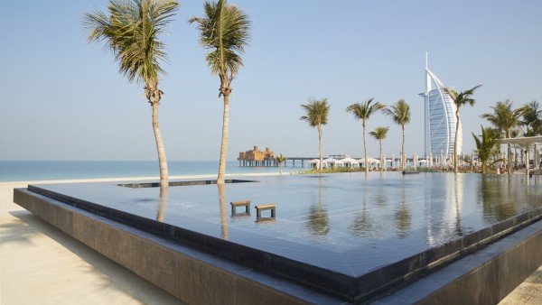 Отели Jumeirah Group в Дубае готовятся к праздничному сезону в своих отелях и ресторанах
