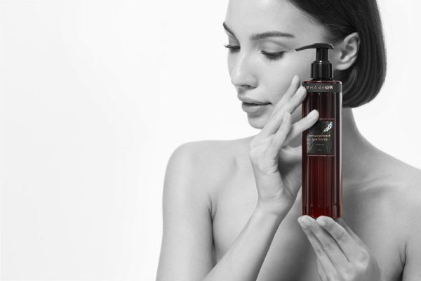 Бренд Она Иная презентовал новую парфюмированную коллекцию в коллаборации с Неделей Моды в Сочи