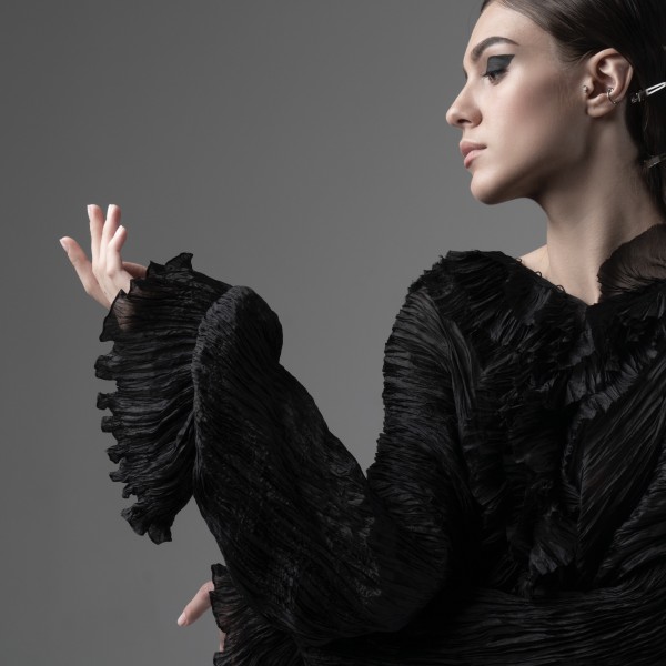 Модный Дом Larissa Pogoretskaya представил капсулу вечерней одежды для Нового Года