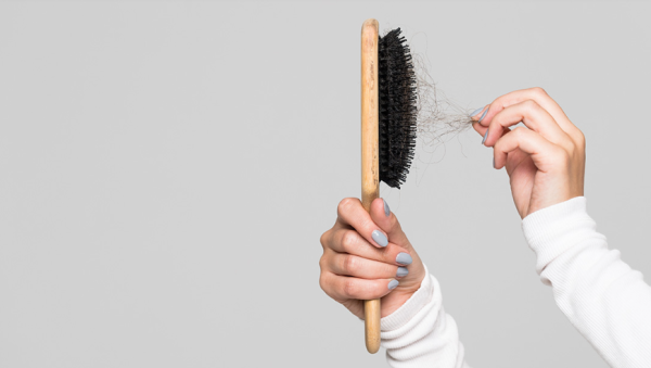 Выпадение волос: причины и рекомендации по лечению
